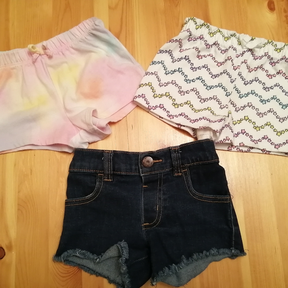 Girls shorts. 24m - T2